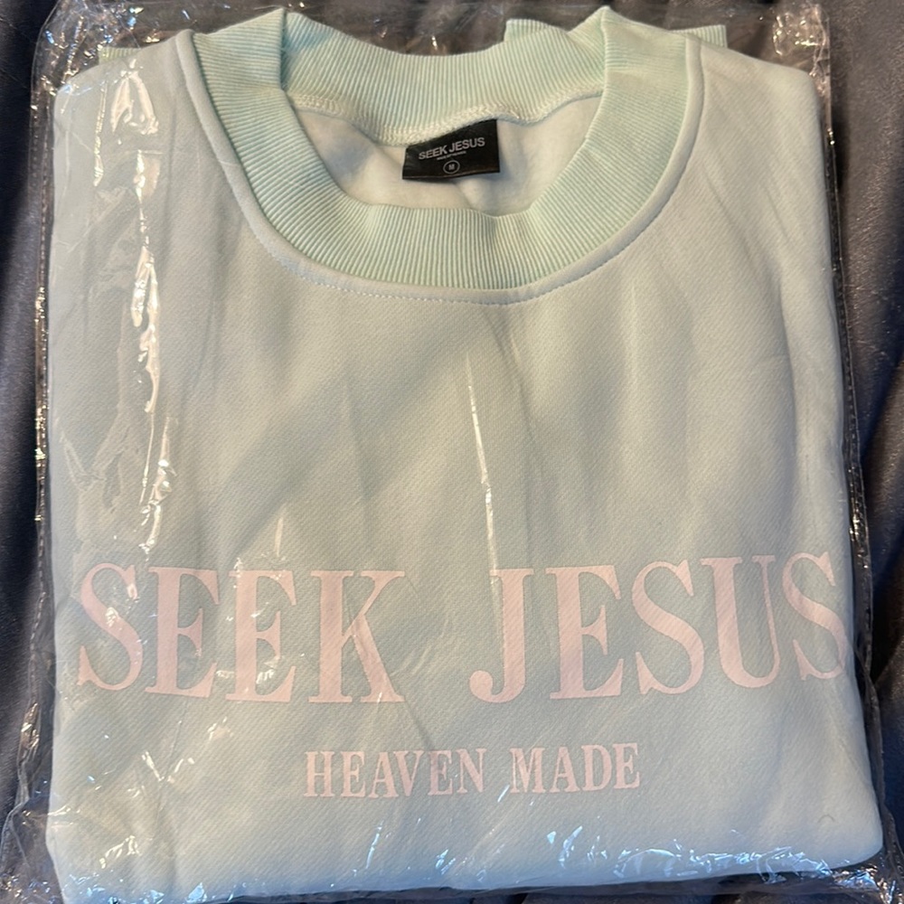 Woman’s Long Sleeve Crew-Neck